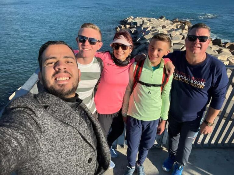 Barcelona: Tour history on scooters and e-bikes with discount cards - The Experience and Group Dynamics