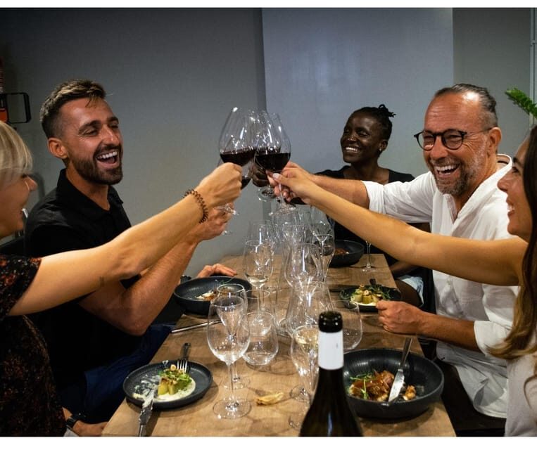 Barcelona: Wine Tasting and Tapas 5-Course Pairing Dinner - The Group and Atmosphere