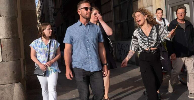 Barcelona's Old Quarter Hidden Corners with Food & Wine - What Makes This Tour Stand Out?