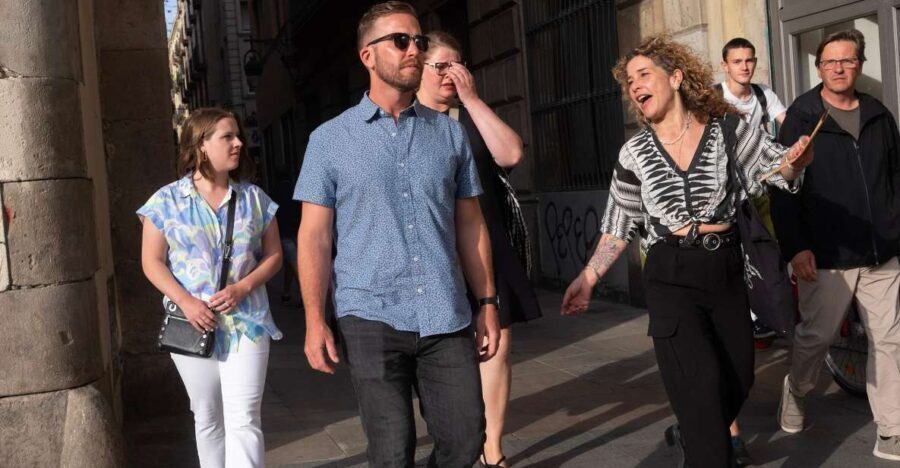 Barcelona's Old Quarter Hidden Corners with Food & Wine - What Makes This Tour Stand Out?