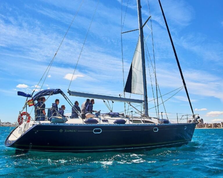 Barefoot: Private sailing cruise in Barcelona - The Coastal Highlights