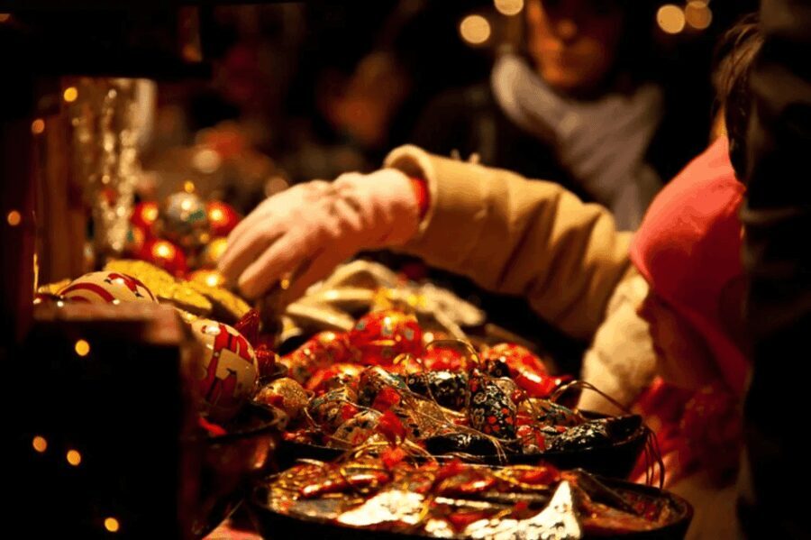 Bath: Christmas Market and City Highlights Walking Tour - Practicalities and Considerations