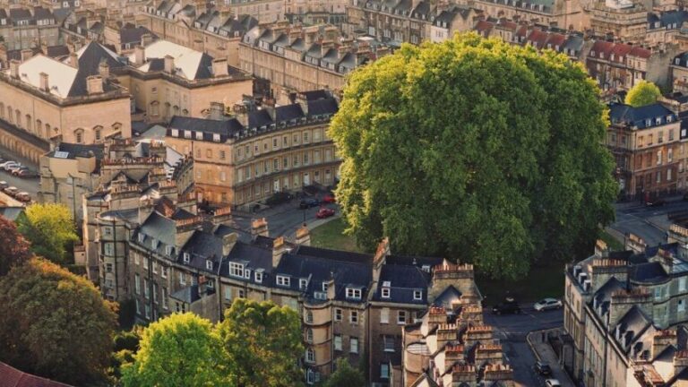Bath: Private Walking Tour - The Value of a Private Guide in Bath