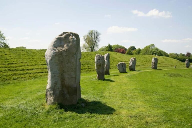 Bath: Stonehenge & Salisbury Private Tour with Archaeologist - How the Transport Adds to the Experience