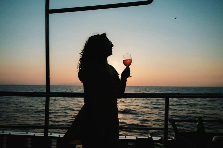 Batumi: Sunset Cruise with a Glass of Wine - Detailed Breakdown of the Itinerary