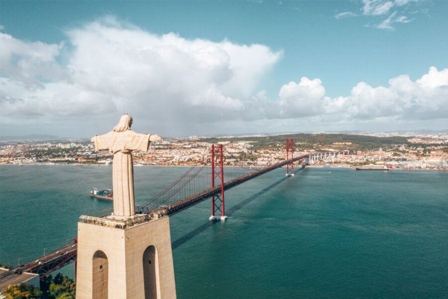 Belém, Lisbon Aqueduct and Cristo Rei with a guide Van Tour - The Practical Side: What to Expect