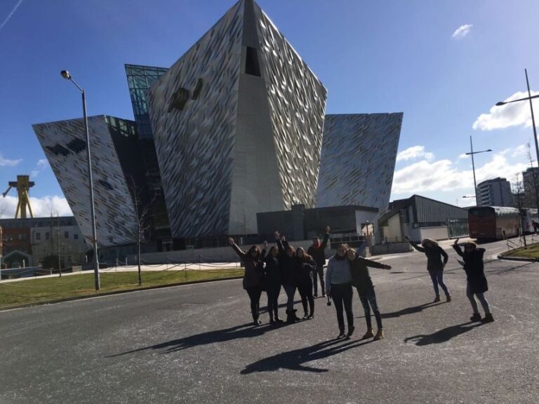 Belfast and Giant's Causeway in Italian or Spanish - What’s Included and Whats Not