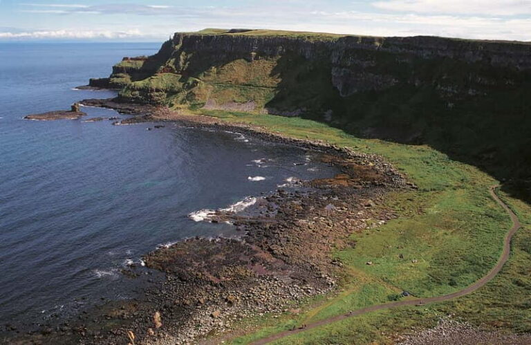 Belfast Giant's Causeway and Titanic Distillery Whiskey Tour - The Itinerary: What You Can Expect