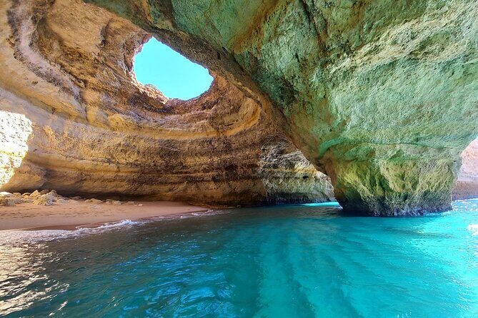Benagil Passeio as Grutas com Pôr do Sol - A Deep Dive into the Experience