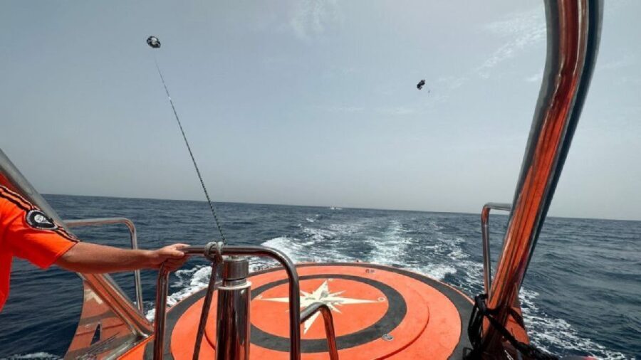 Benalmádena: Deluxe Parasailing Flight from Benalmadena Port - The Experience in Detail