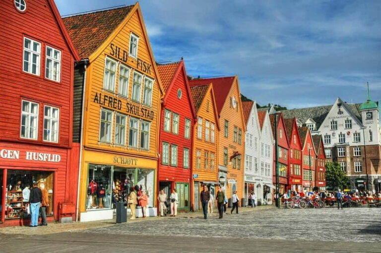 Bergen: Private Walking Tour With Local Guide - The Highlights Youll Likely Experience