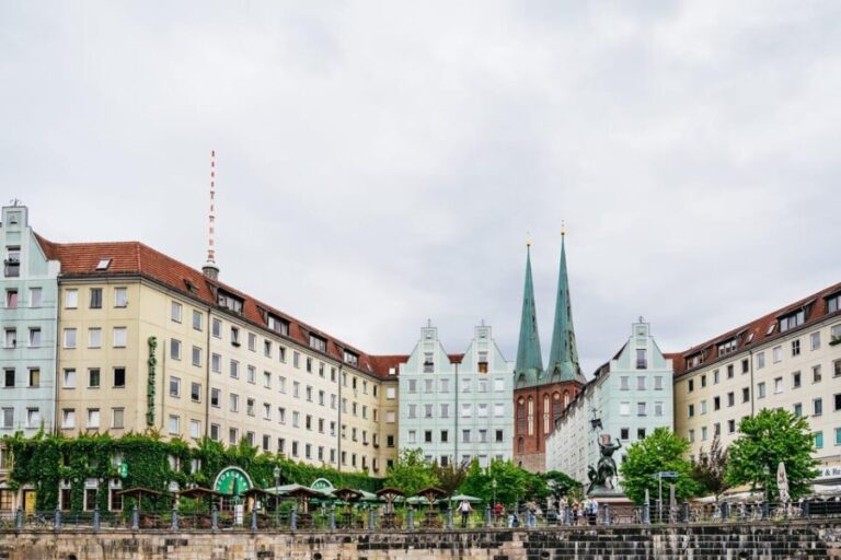 Berlin: 1-Hour City Sightseeing Cruise - Key Points