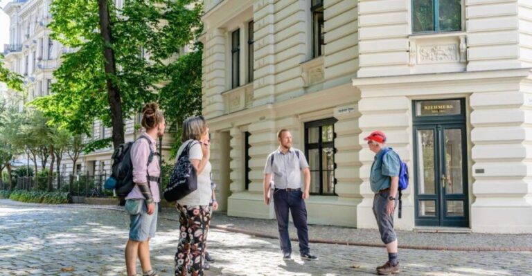 Berlin: 2.5-Hour Walking Tour through Kreuzberg 61 - Why Guides Make a Difference