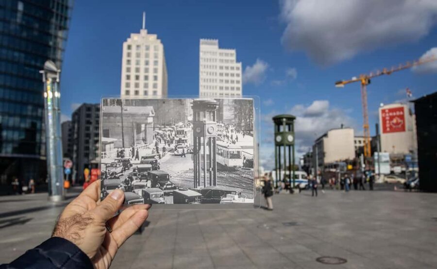 Berlin: Automobile History Tour with Classic Car Visit - The Classic Car and Showroom Experience