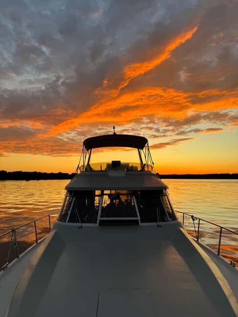 Berlin: Boat tour with cheese fondue - Who Should Consider This Experience?