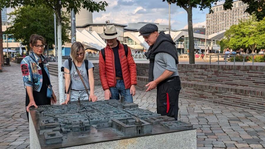 Berlin: City Highlights Express Tour - Old Town, TV Tower, Palace - Who Is This Tour Best For?