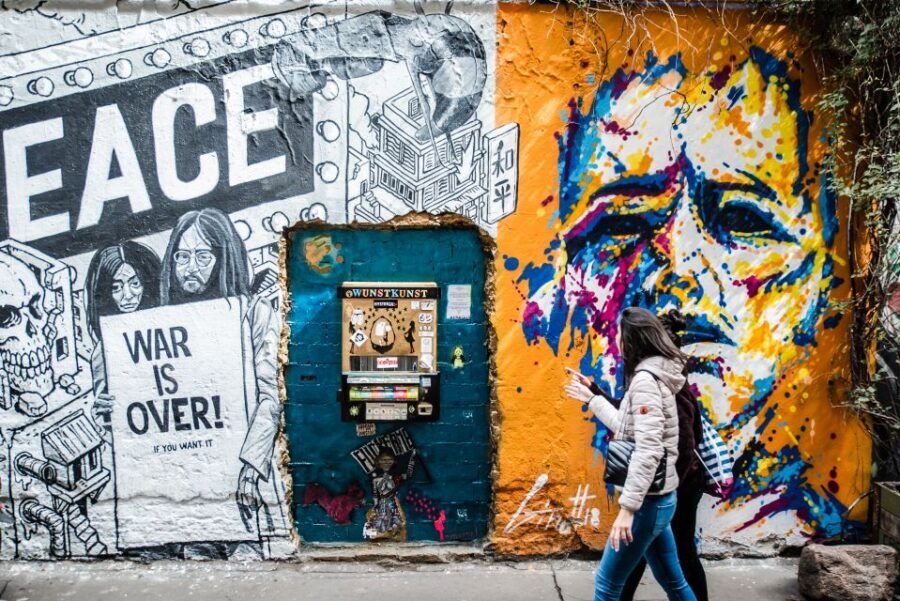 Berlin: City on a Budget Walking Tour with Local - Why This Tour Works Well for Different Travelers