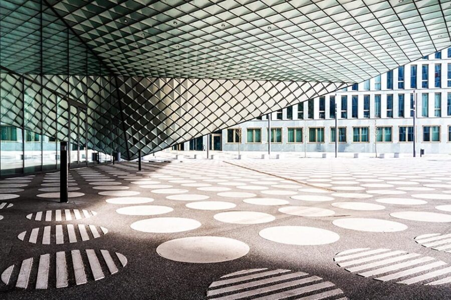 Berlin: Photo course Modern Architecture & Reflections - Analyzing the Value