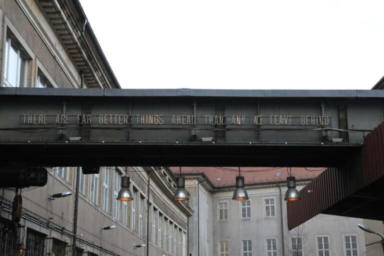 Berlin: Private Sightseeing Tour in an E-Rickshaw - What the Reviews Say