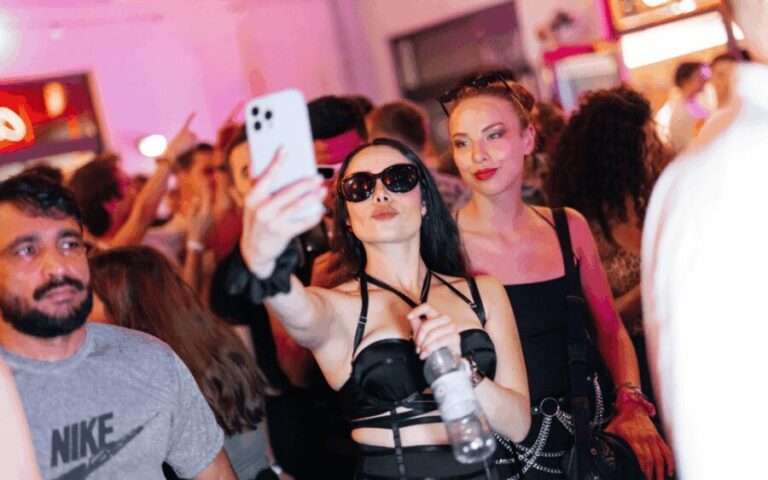 Berlin: Pub Crawl with Shots and VIP Club Entry - The Venues and Experience