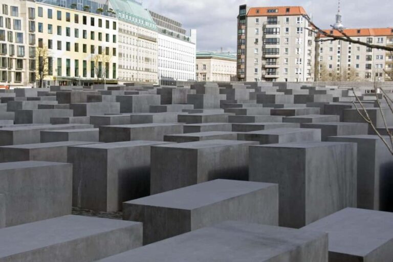 Berlin: Reichstag & Holocaust Memorial Walking Tour - What You Can Expect: The Details