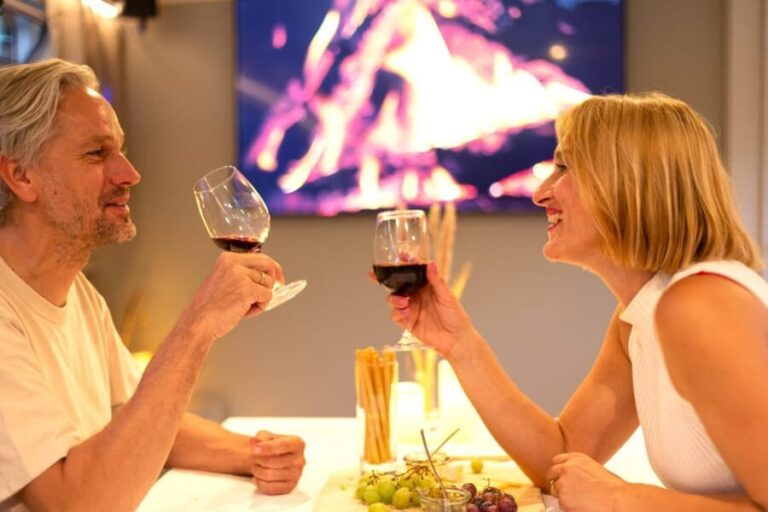 Berlin: Spree River Romantic Moon Boat Ride - The Experience at a Glance