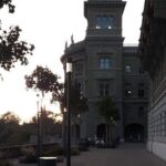 Bern Walking WarpSpeed Tour with Local Expert Guide - Detailed Breakdown of the Tour