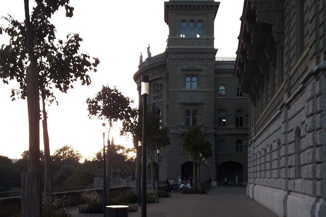 Bern Walking WarpSpeed Tour with Local Expert Guide - Detailed Breakdown of the Tour