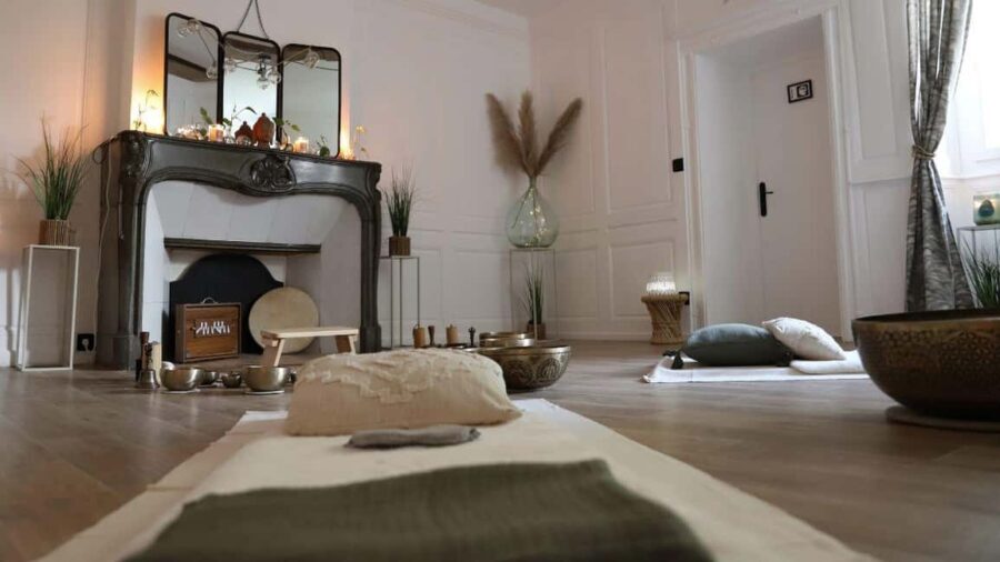 Besançon: Experience a timeless sound journey with the sound of Himalayan bowls - The Setting and Atmosphere