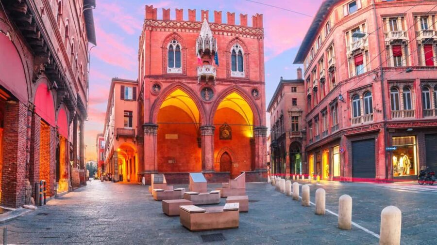 Best of Bologna: Private Walking Tour with a Local - What the Tour Includes and How It Runs