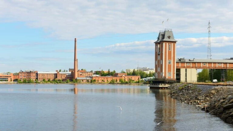 Best of Vaasa: Private Walking Tour with a Local - Exploring Vaasa through a Locals Eyes