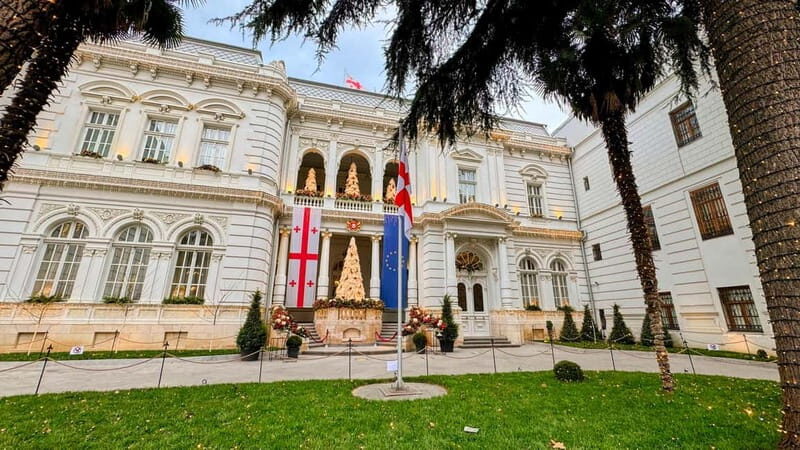 Beyond the Old City: Tbilisi's Hidden Gems Walking Tour - Who Should Consider This Tour?