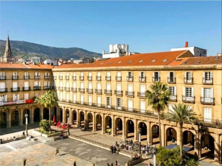 Bilbao: Historic Quarter Tour on your phone - What’s Included and How It Works