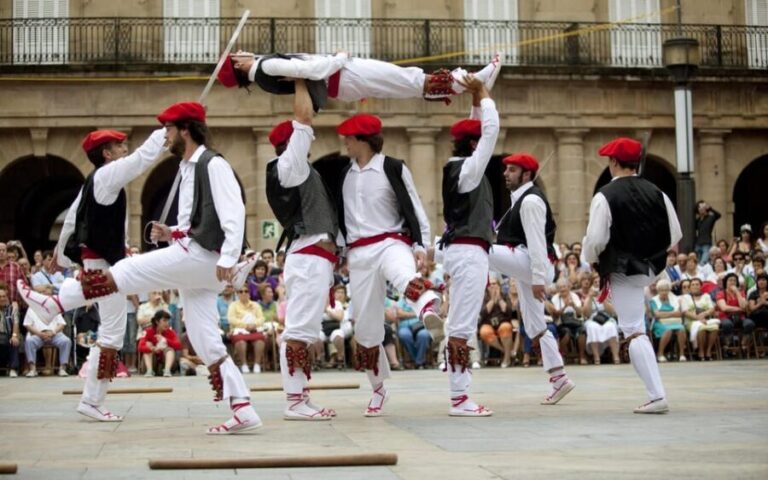 Bilbao old town walking tour - Why Guides Make a Difference