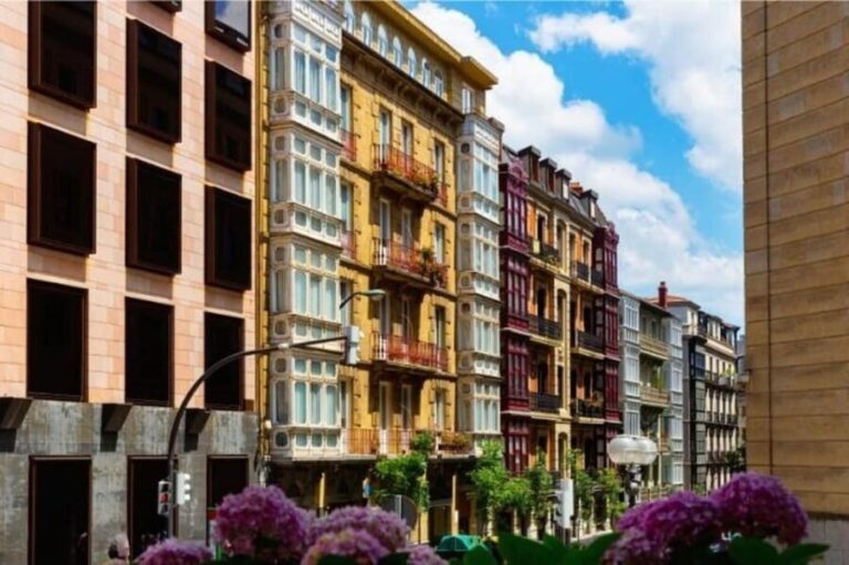 Bilbao : Private Custom Walking Tour with a Local Guide - Is This Tour Worth It?