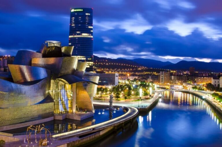 Bilbao: Private Night Walking Tour - The Experience from a Traveler’s Perspective