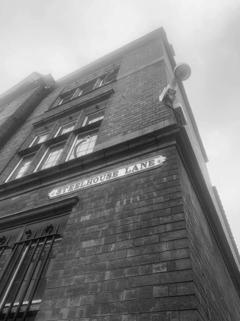 Birmingham: Slogging Gangs Guided Walking Tour - The Guide & Atmosphere