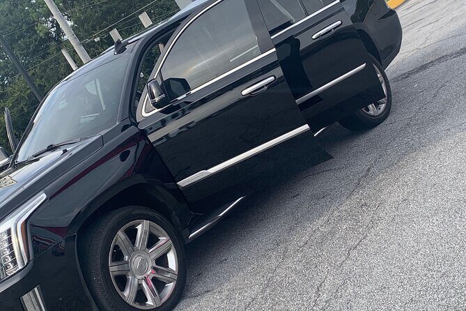 Black SUV Hourly Service & Luxury Airport Transfers - The Vehicle and Amenities