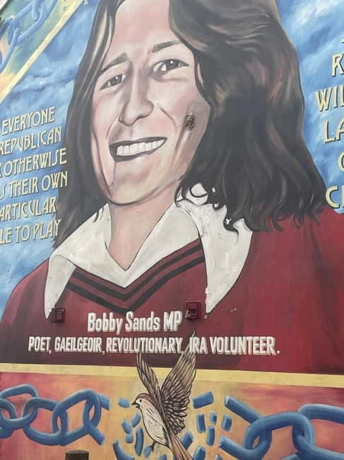 Black Taxi tour of Belfast - Deep Dive into the Experience