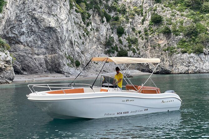 Boat and dinghy rental in Cetara on the Amalfi Coast - What to expect during your day on the water