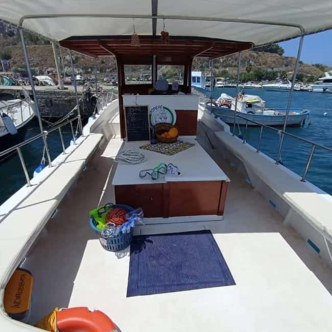 Boat Excursions in Cefalù with Snorkeling and Aperitif - The Boat: Comfort and Style