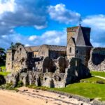 Boat trip and guided tour to Inchcolm Island - Exploring South Queensferry: A Picturesque Stop