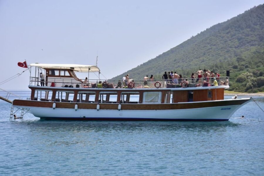 Bodrum: Orak Island Boat Tour with Swim Stops and Lunch - The Boat and Crew