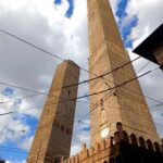 Bologna by night: food, wine and gelato with a local - The Pros and Cons