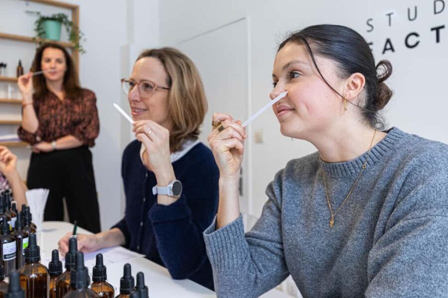 Bordeaux City Center : Perfume Creation Workshop 2h30 - The Creation Process