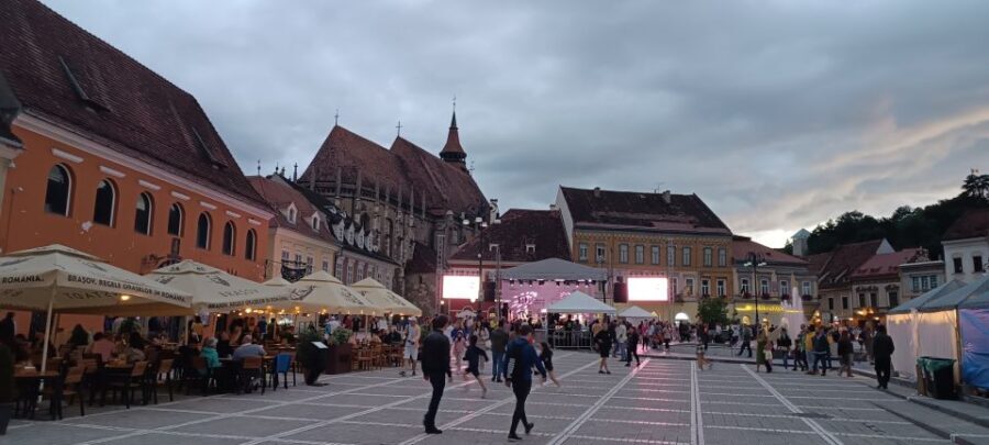Brasov Old Town - 2-3 hours walking tour - The Guide and Group Experience