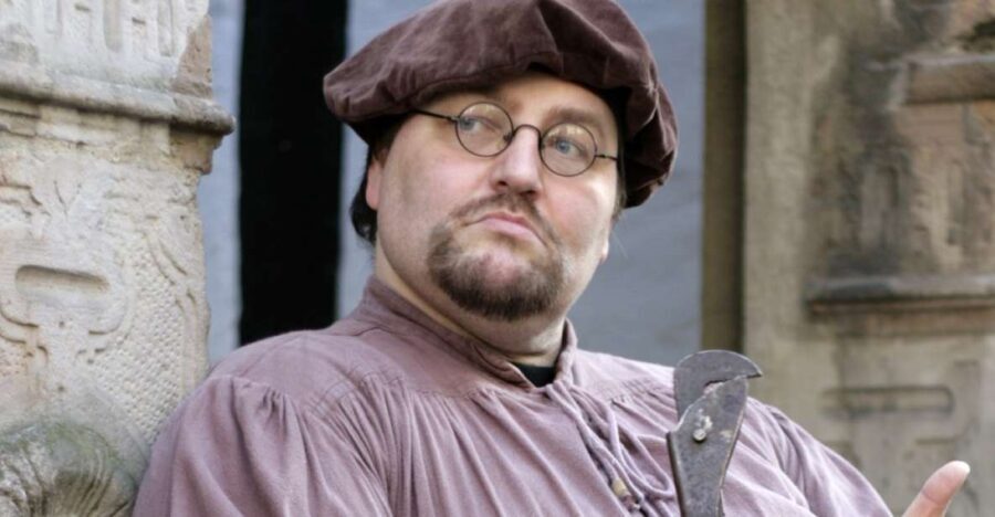 Bremen: Old Town Tour with Costumed Performer & Tour Guide - FAQ