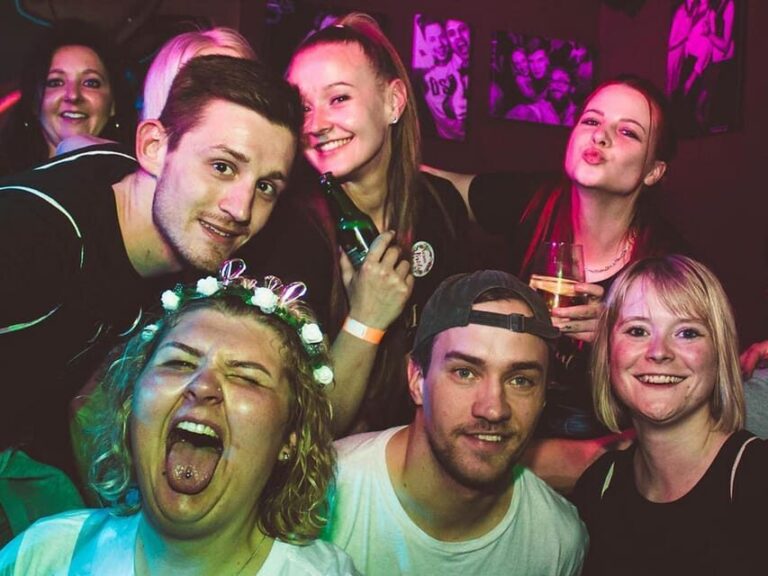 Bremen: Private pub crawl with insider-guide & free shots - The Real Benefits of This Experience