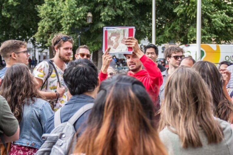 Bruges: History, Chocolate and Beer Walking Tour - The Experience in Detail