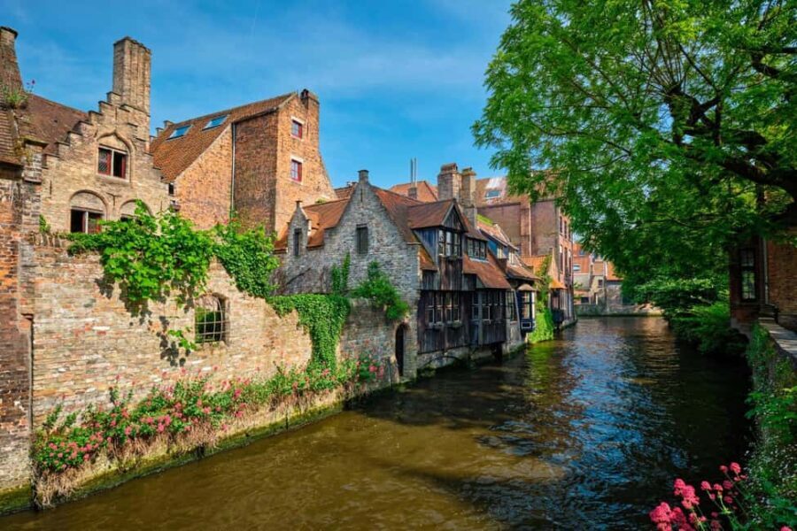 Bruges: Insta-Perfect Walk with a Local - The Charm of a Local Guide